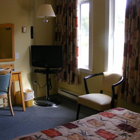 Hotel Motel Bon Accueil Riviere-la-Madeleine Екстер'єр фото