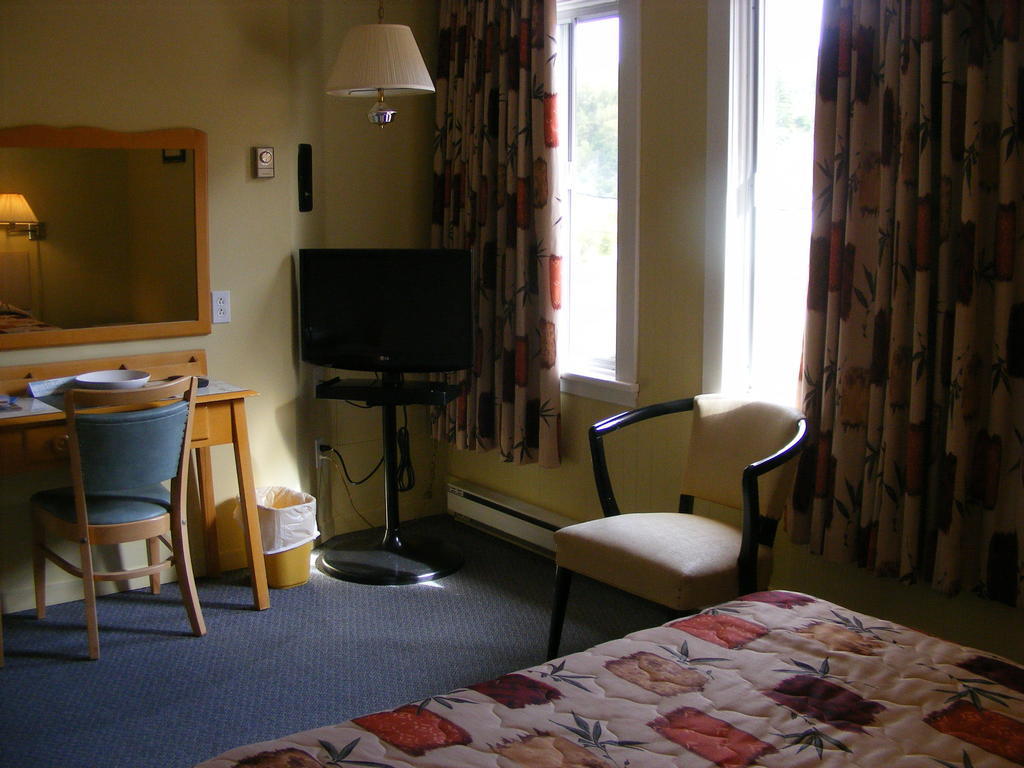 Hotel Motel Bon Accueil Riviere-la-Madeleine Екстер'єр фото